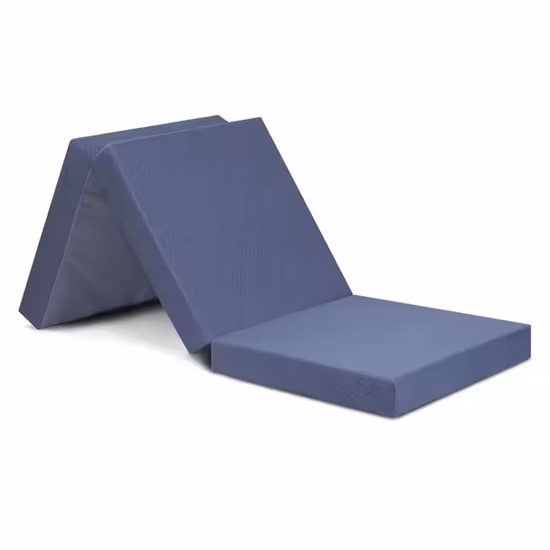 Esteira/crianças do Gym da ioga jogam artes marciais que dobram a esteira ginástica